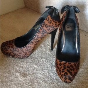 GUC dolce vita leopard print heels!